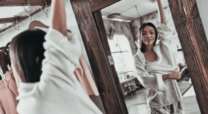 Fashion Shopping 737x402 1 300x164 - 鞋服行业